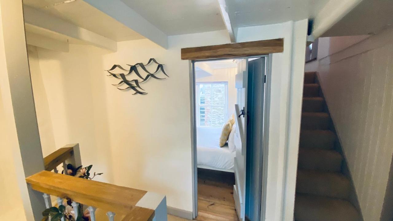 Spindrift Is A Beautiful Newly Refurbished Three Bedroom Private Family House Located On The Old Harbour And The Coastal Path In The Heart Of Beautiful Polperro Exterior photo