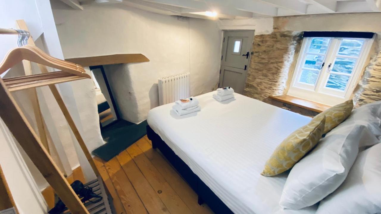 Spindrift Is A Beautiful Newly Refurbished Three Bedroom Private Family House Located On The Old Harbour And The Coastal Path In The Heart Of Beautiful Polperro Exterior photo