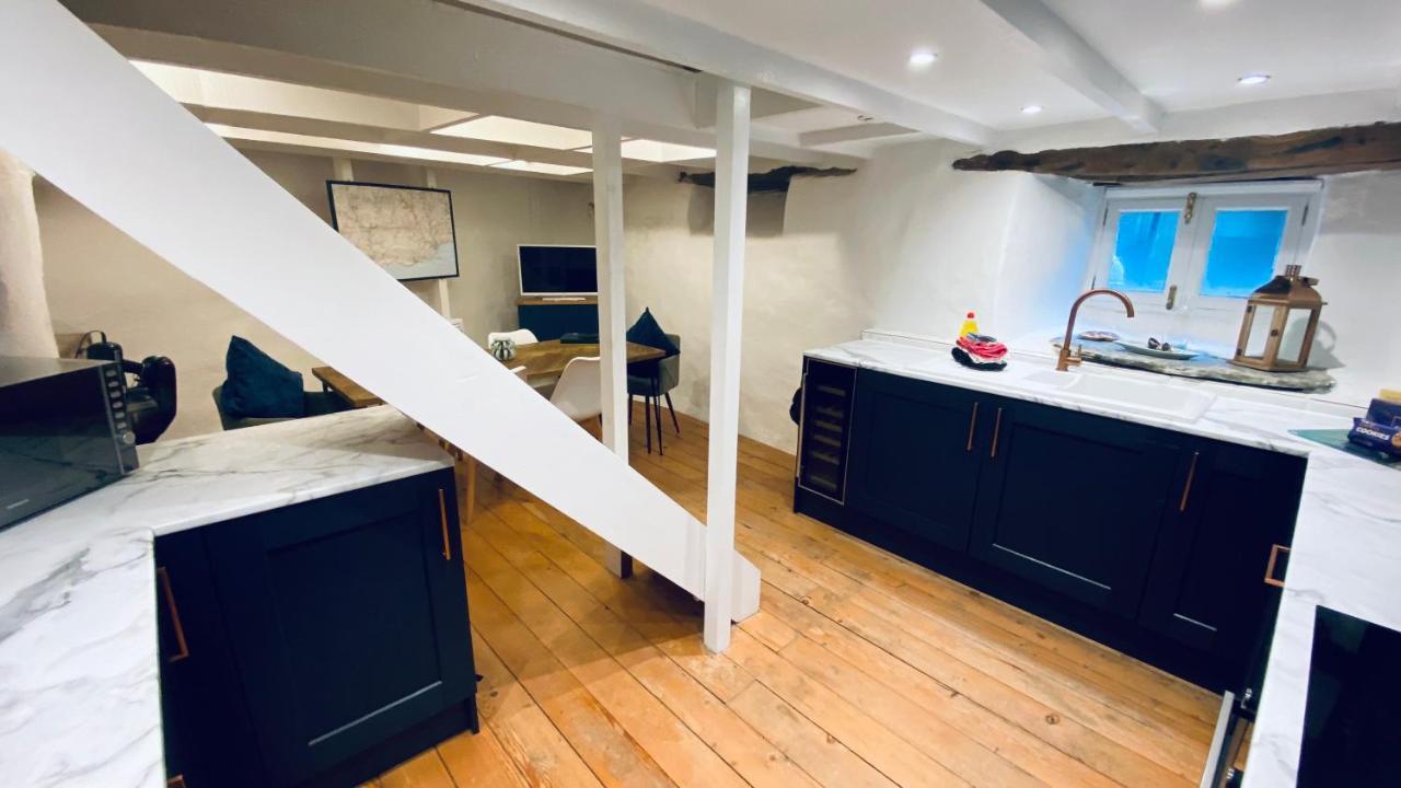 Spindrift Is A Beautiful Newly Refurbished Three Bedroom Private Family House Located On The Old Harbour And The Coastal Path In The Heart Of Beautiful Polperro Exterior photo