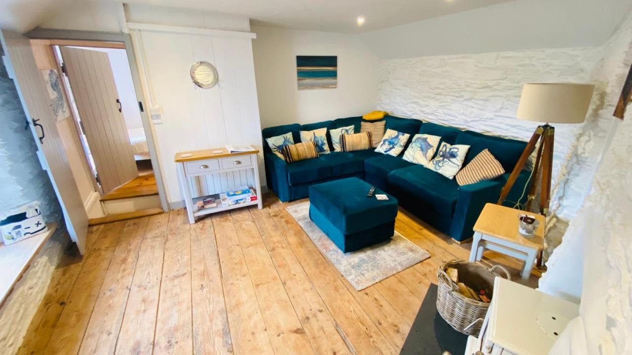 Spindrift Is A Beautiful Newly Refurbished Three Bedroom Private Family House Located On The Old Harbour And The Coastal Path In The Heart Of Beautiful Polperro Exterior photo